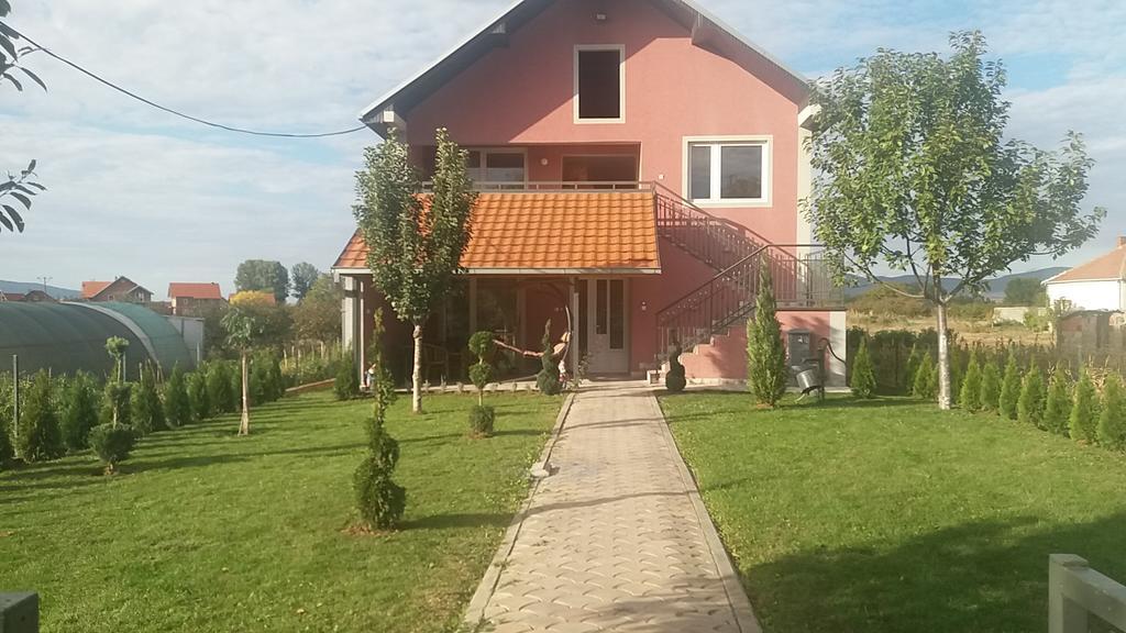 Apartments "Predah Kod Baraca" Ni Eksteriør billede